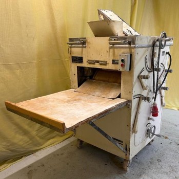 ماكينة حياكة الخبز Kemper BW 6B2